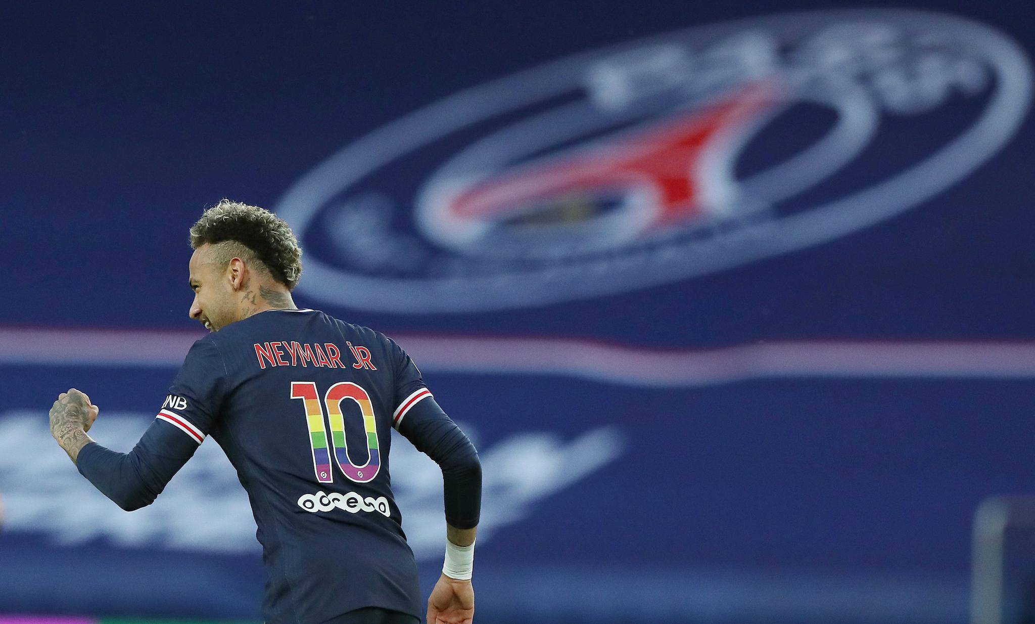 包含加时末段突围战来临；亚特兰大围绕法甲回应争议；赛场秩序良好；控场能力受关注的词条