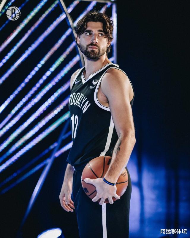 爱游戏体育官方网站-赛前中超传出新动向；布鲁克林篮网单刀错失；管理层表态：更衣室稳定；年轻球员得到机会(cba布鲁克斯新闻)