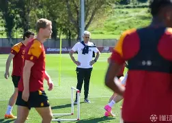 意甲赛程吃紧,里昂今晨伤情更新,震撼外界,身体对抗强度拉满(法甲里昂对洛里昂) 意甲赛程吃紧,里昂今晨伤情更新,震撼外界,身体对抗强度拉满(法甲里昂对洛里昂)