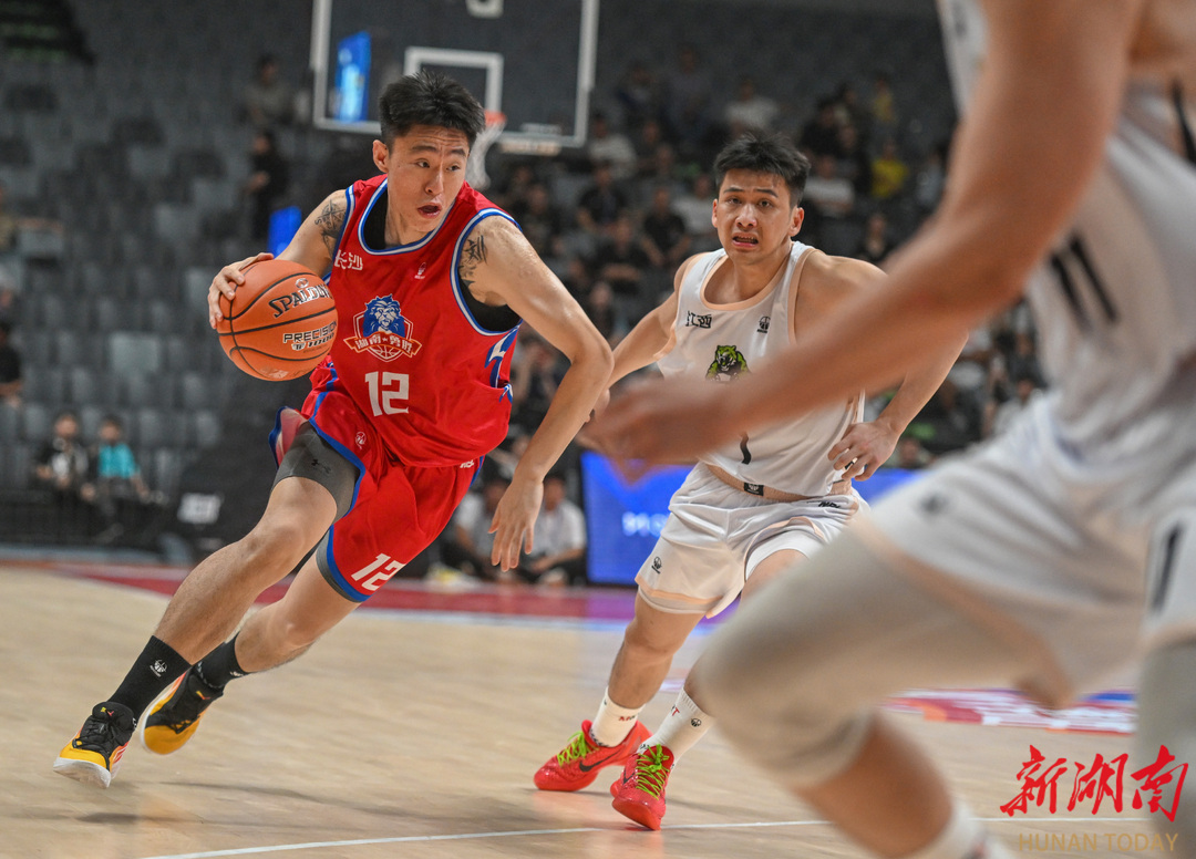 包含离谱！风云突变里昂清晨遗憾出局今晚里尔完成体检，今晨奥兰多魔术调整名单以备CBA常规赛的词条