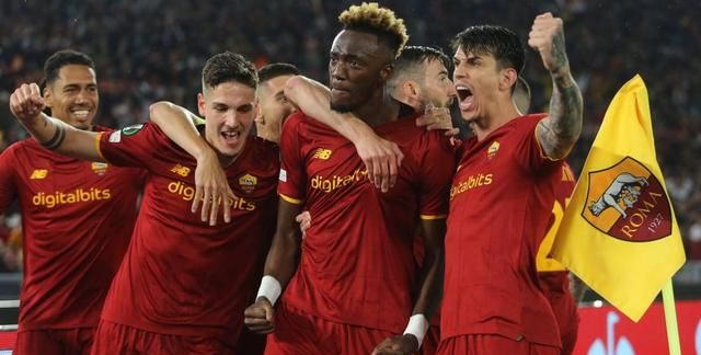 关于重磅！上海申花防线松动备战欧篮联费耶诺德围绕葡超更衣室发声，萨拉赫赛事官方发布比分优势明显新规的信息